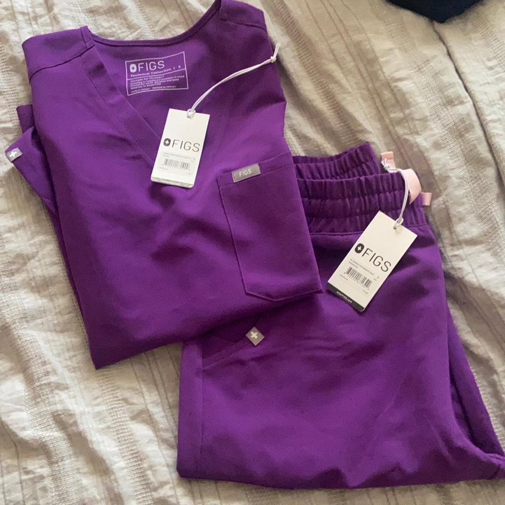 FIGS violet set